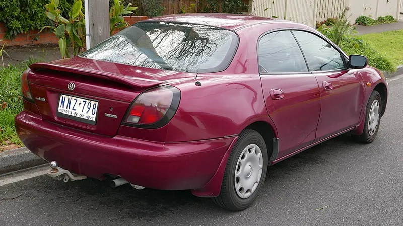 1994 Mazda 323 BA: 1995 Mazda 323 (BA) Astina sedan (2015-08-07) 02