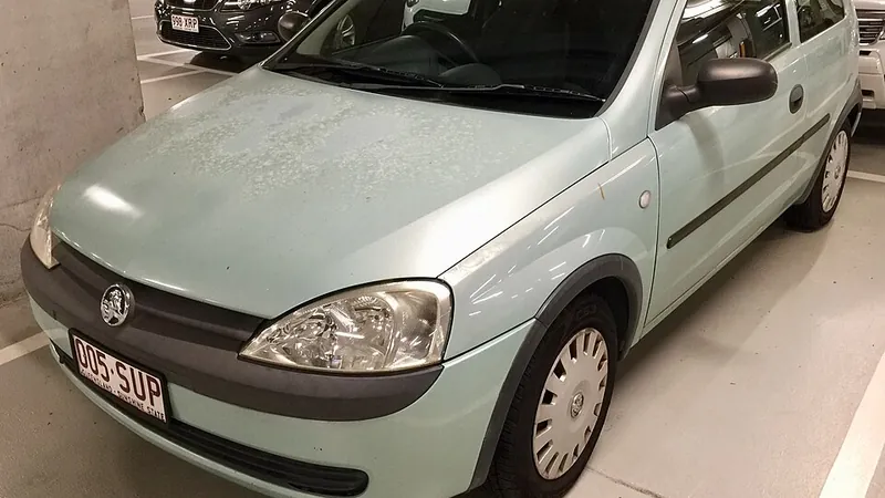 2003 Holden Barina XC: 2001 Holden Barina XC (front)