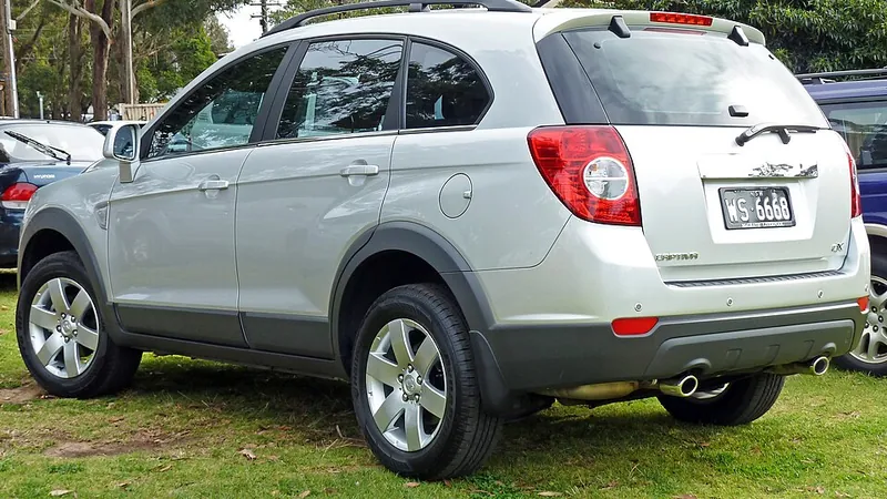 2006 Holden Captiva CG: 2007-2010 Holden Captiva (CG) CX AWD wagon (2010-07-19)
