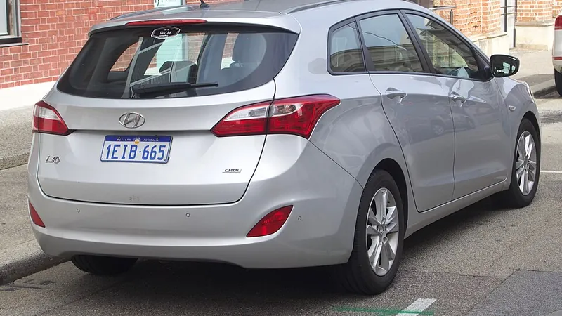 2012 Hyundai i30 GD: 2012-2014 Hyundai i30 (GD) Active Tourer (2018-10-19)